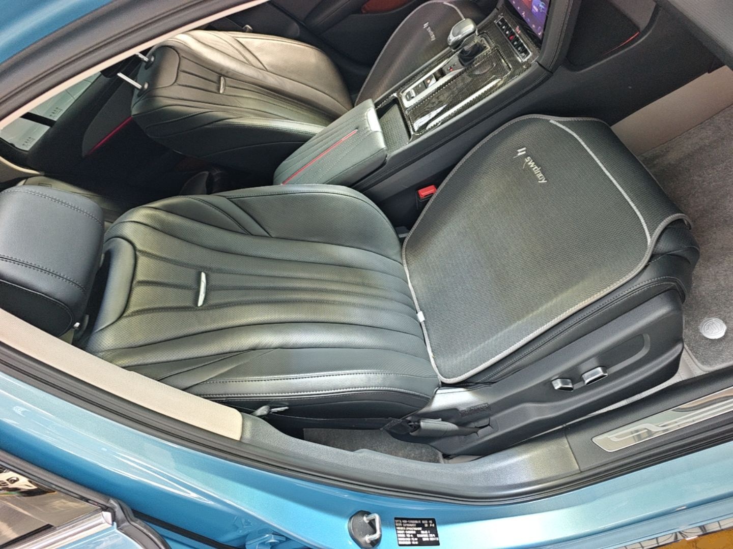 Hongqi H5 2023 1.5T HEV Smart Connect Flagship Edition - Chinese Trim Chang — снимка 19