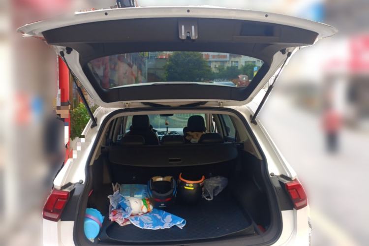 Used Volkswagen Tiguan L 2017 330TSI Automatic Two-Wheel Drive Luxury Edition Trunk