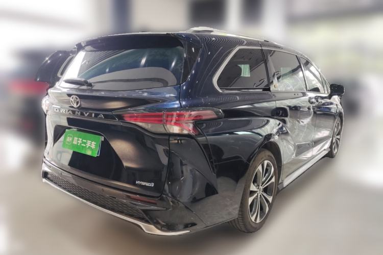 Used Toyota Granvia 2023 2.5L Hybrid Flagship VIP Edition