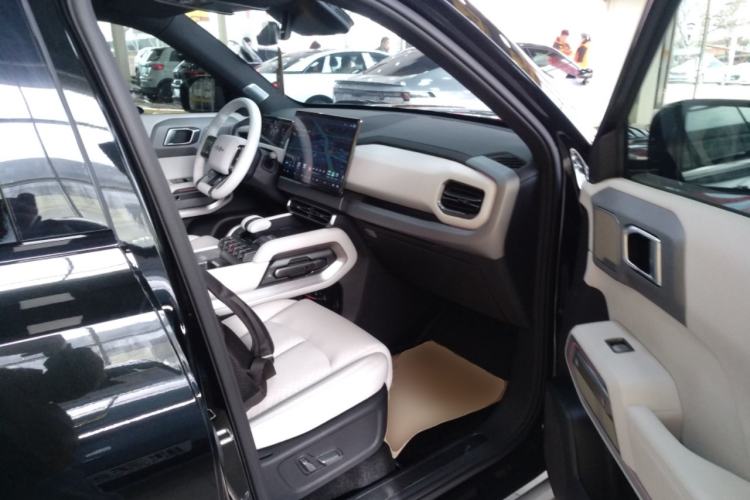 Used Formula Leopard Titanium 3 2025 501KM All-Wheel Drive Intelligent Driving Ultra Version
