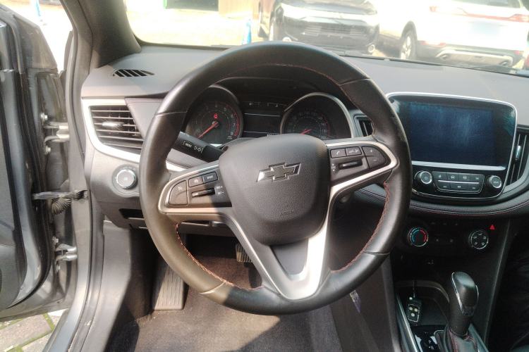 Used Chevrolet Monza 2020 Light Hybrid RS 330T Automatic Thrill Edition Steering Wheel