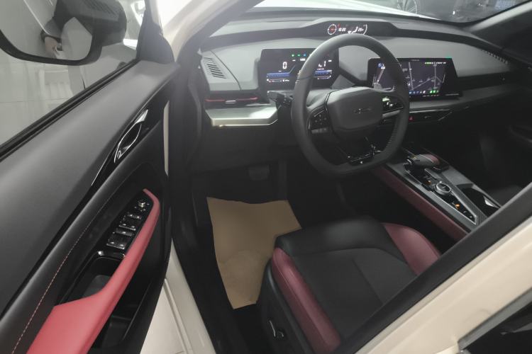 Used CHANGAN OSHAN Z6 2023 Blue Whale 2.0T Automatic Smart Drive Model Driver Seat