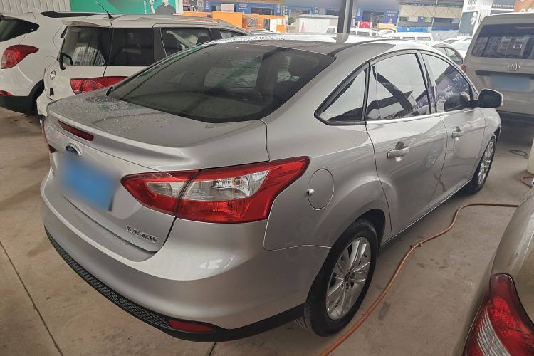 Used Ford Focus 2012 Sedan 1.6L Manual Comfort Model

