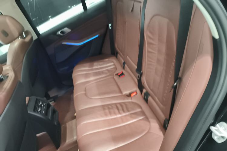 Used BMW X5 2021 xDrive40i M Sport Package Left Rear Seat