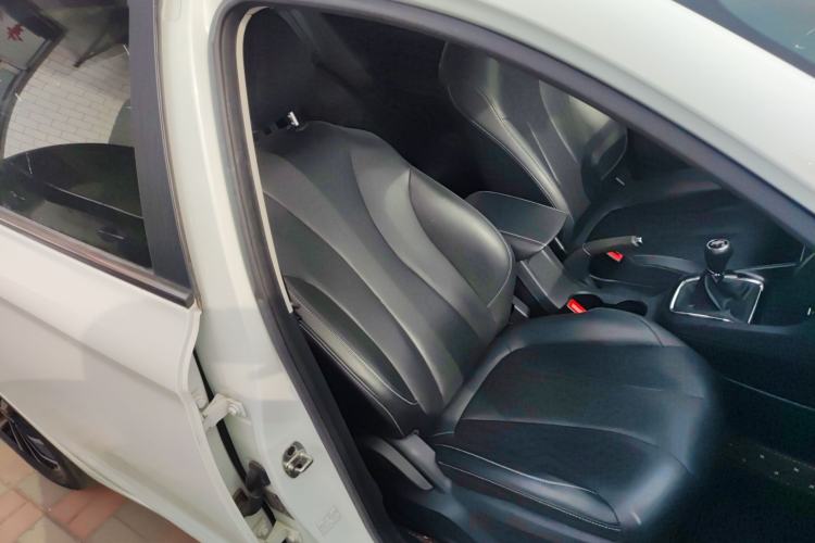 Used Roewe i5 2020 1.5L Manual 4G Connect Leehao Flagship Edition Right Front Seat