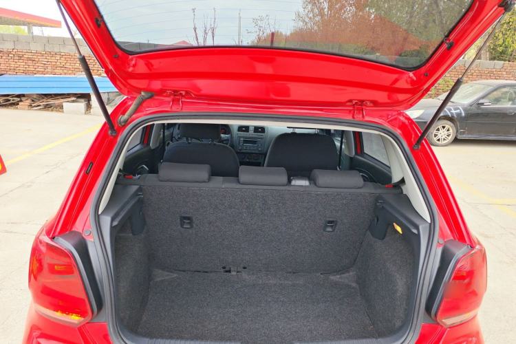 Used Volkswagen Polo 2014 1.4L Manual Fashion Edition Trunk