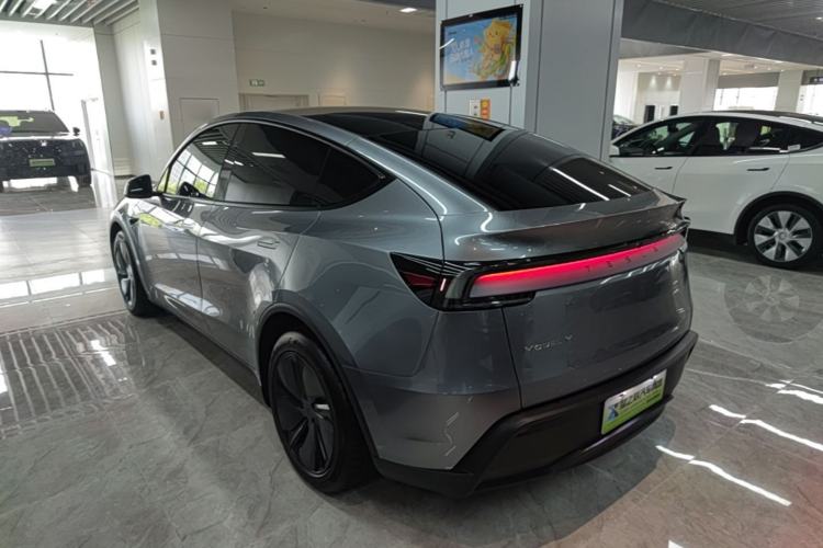 Used Tesla Model Y 2025 Long-Range All-Wheel-Drive Version Rear Left 45 Deg