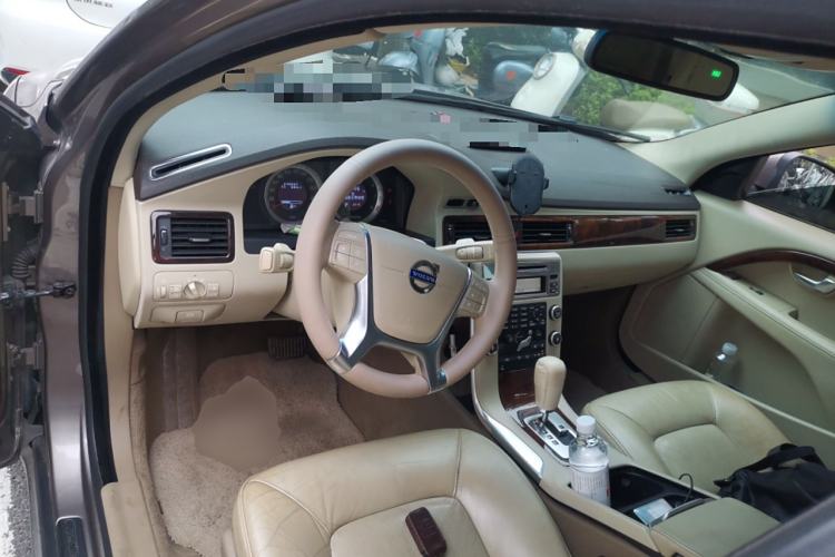 Used Volvo S80L 2010 2.5T ZhiShang Edition