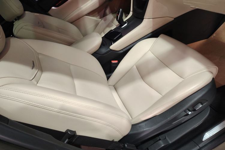 Used Cadillac XT5 2016 28T Four-Wheel Drive Tech Version