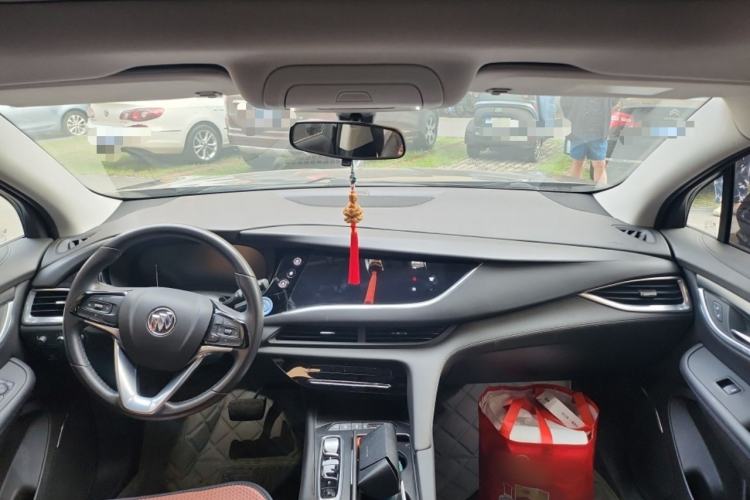 Used Buick Enclave 2020 28T Two-Wheel Drive Zhanqi Version Center Console