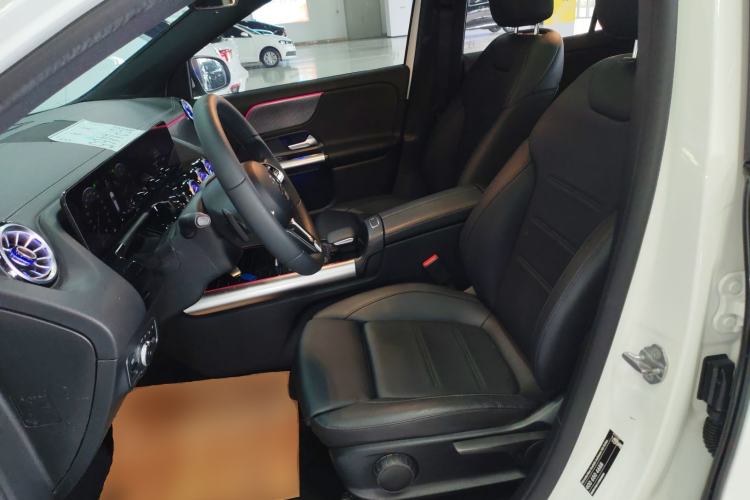 Used Mercedes-Benz GLA 2022 Facelifted GLA 200 Left Front Seat