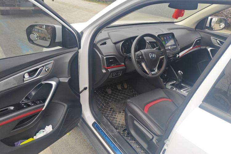 Used Changan CS55 2019 1.5T Manual Colorful Model China VI Standard
