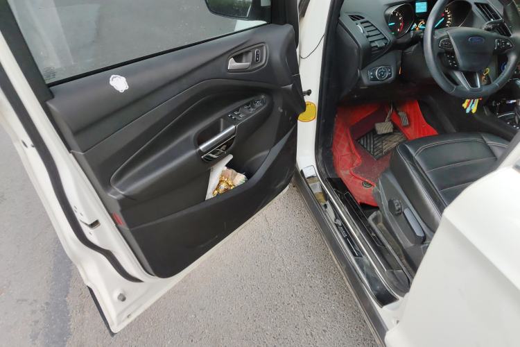 Used Ford Kuga 2017 EcoBoost 180 Two-Wheel-Drive Tiger Leap Model
