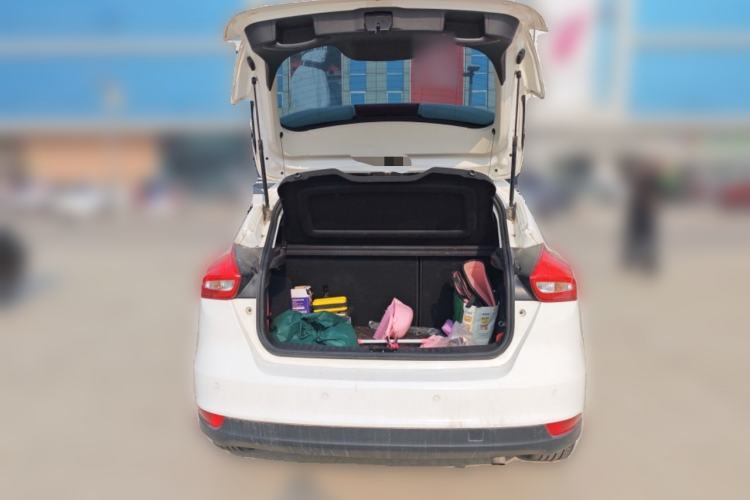 Used Ford Focus 2018 Hatchback Classic 1.6L Automatic Comfort Plus SmartDrive Edition Trunk