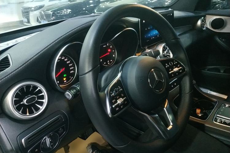 Used Mercedes-Benz GLC 2020 GLC 260 L 4MATIC Dynamic Model Center Console