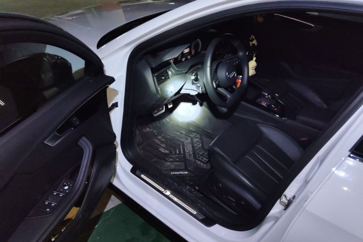 Used Audi A4L 2023 40 TFSI Luxury Dynamic Model
