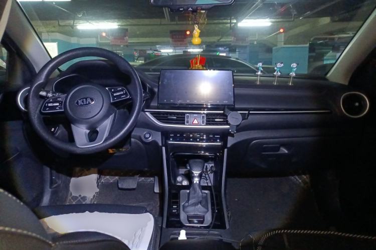 Used Kia K3 2020 1.5L CVT Smart Connect Edition Center Console