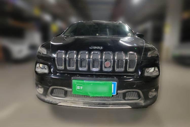 Used Jeep Cherokee 2017 2.0L Superior Edition

