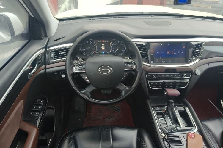 Used GAC Trumpchi GS8 2017 320T Two-Wheel Drive Luxury Smart Connectivity Version (7 Seats) Steering Wheel