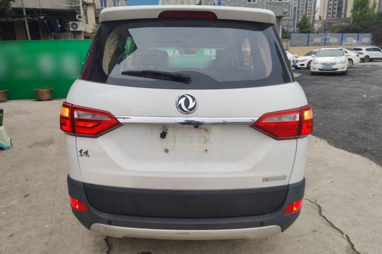 Used Dongfeng Fengon 370 2016 1.5L Manual Luxury Version SFG15-05 7 Seats Rear