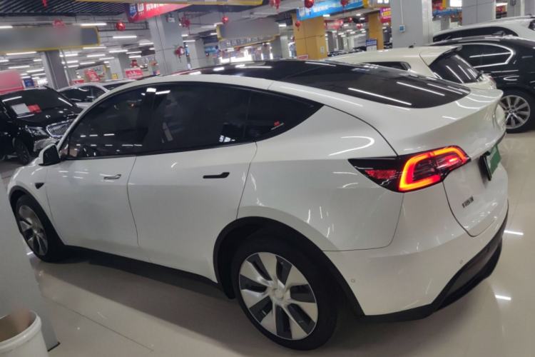 Used Tesla Model Y 2021 Long-Range All-Wheel-Drive Version