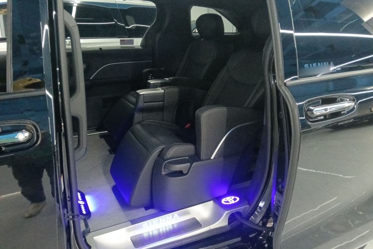 Used Toyota SIENNA 2024 2.5L Hybrid Prestige Deluxe Edition