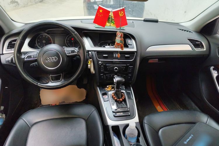 Used Audi A4L 2013 35 TFSI Automatic Standard Model Center Console