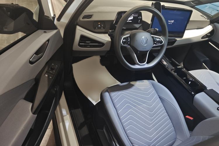 Used Volkswagen ID.3 2025 Smart Version Pure & Intelligent Enjoyment Edition
