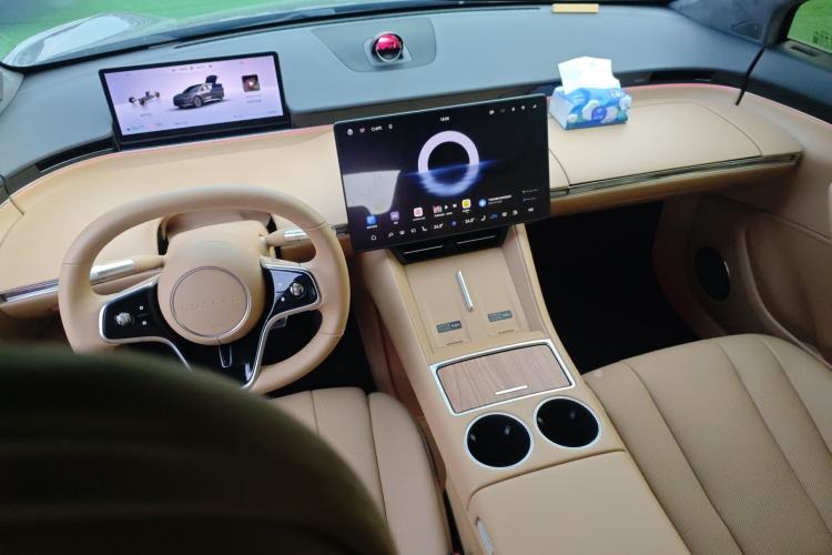 Used Hima Luxeed R7 2025 Extended-Range 251km Pro
