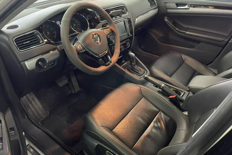 Used Volkswagen Sagitar 2018 280TSI DSG Comfort Model Interior 2