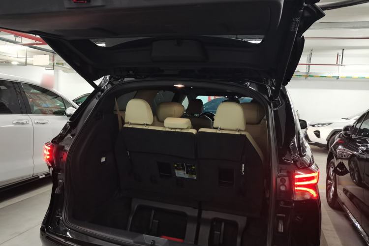 Used Toyota SIENNA 2021 2.5L Hybrid Premium Edition Trunk