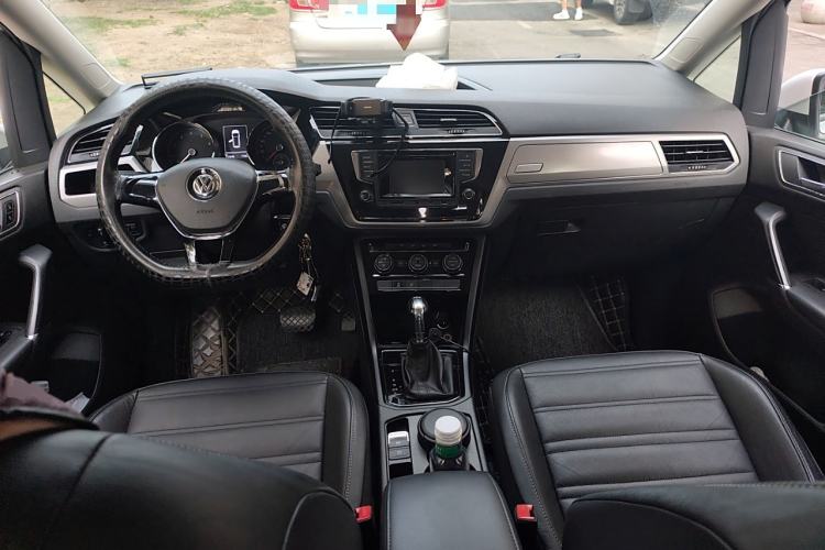 Used Volkswagen Touran 2016 Volkswagen Touran L 280TSI DSG Comfort Edition
