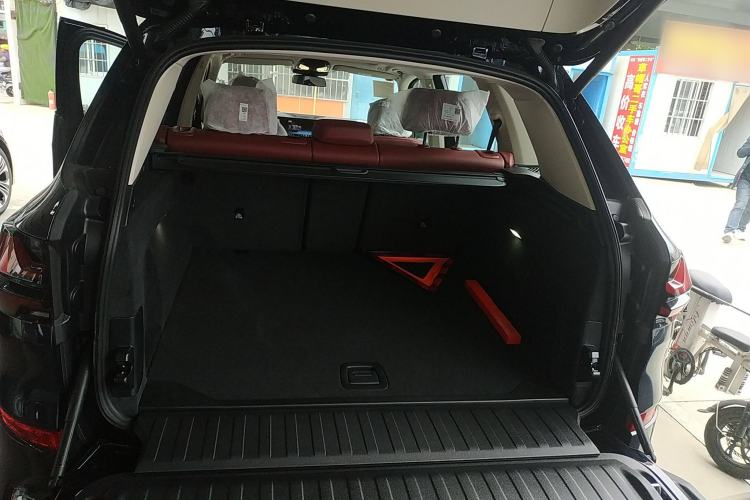 Used BMW X5 2023 xDrive 30Li Luxury M Sport Package