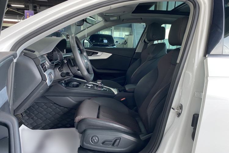 Used Audi A4L 2018 30th Anniversary Edition 40 TFSI Sport Edition Interior 6