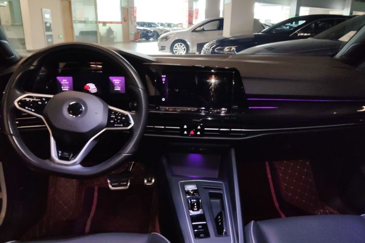 Used Volkswagen Golf 2023 280TSI DSG R-Line Lite Center Console