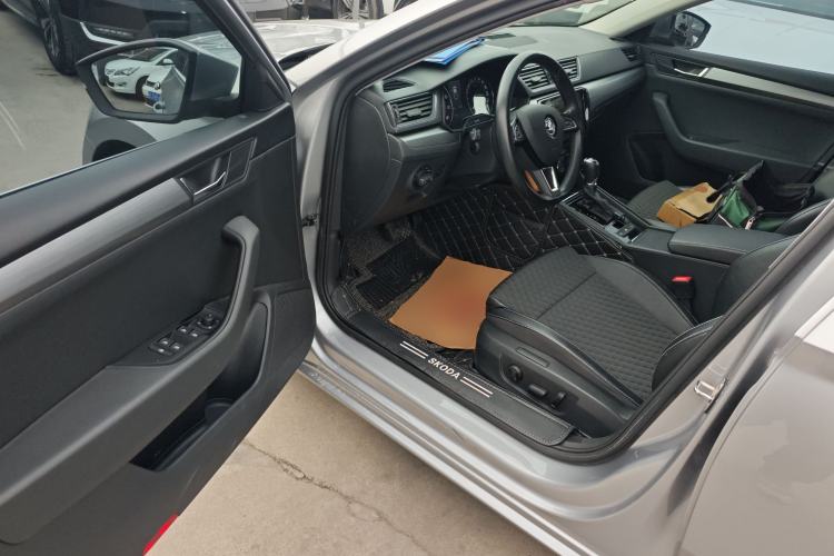 Used Skoda Superb 2016 TSI330 DSG Innovation Edition