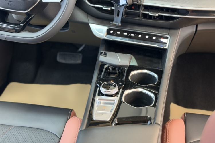 Used CHANGAN Eado 2023 Changan Edition PLUS Blue Whale NE 1.4T GDI DCT Prestige Version
