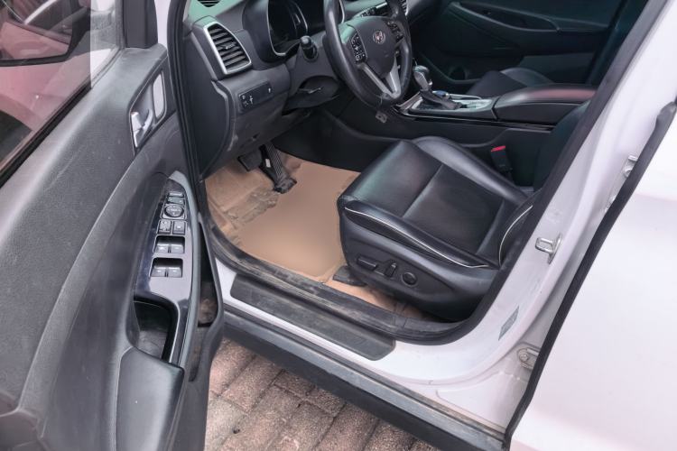 Used Hyundai Tucson 2019 280TGDi Dual-Clutch Two-Wheel Drive Smart Connect Version China VI Driver Seat