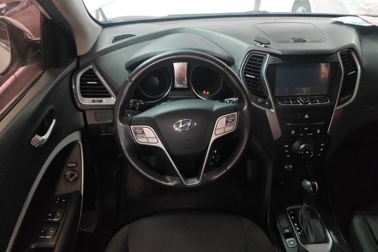 Used Hyundai Santa Fe 2015 2.0T Automatic Two-Wheel Drive Comfort Version 5 Seats
