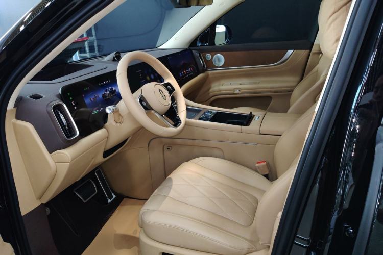 Used Hima AITO M9 2024 Range-Extended Ultra Version 52 kWh 6-Seater Model Left Front Seat