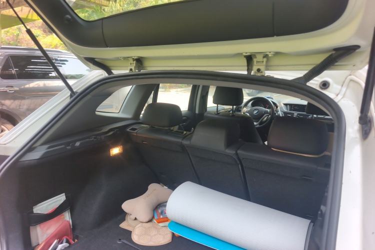 Used BMW X1 2012 xDrive20i Trunk