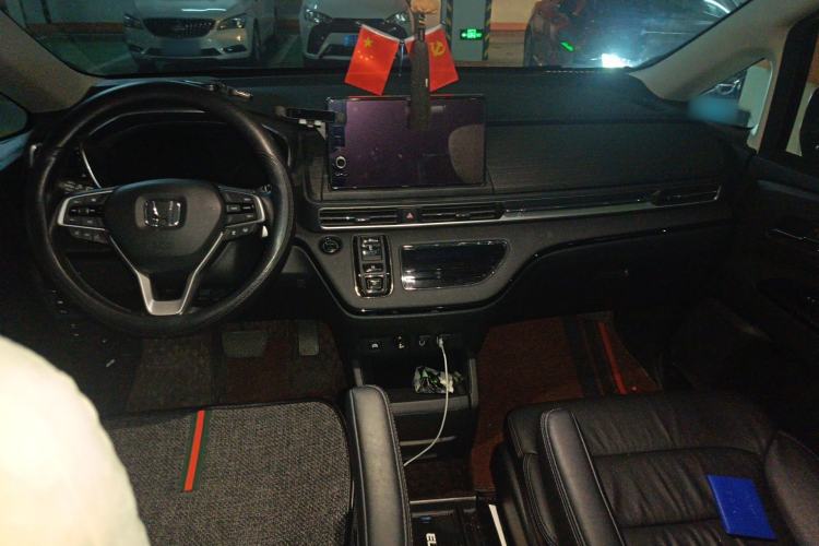 Used Honda Elysion 2022 2.0L eHEV Luxury First Edition Center Console