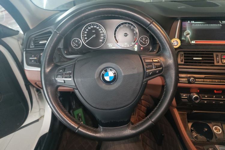 Used BMW 5 Series 2014 530Li Leading Model