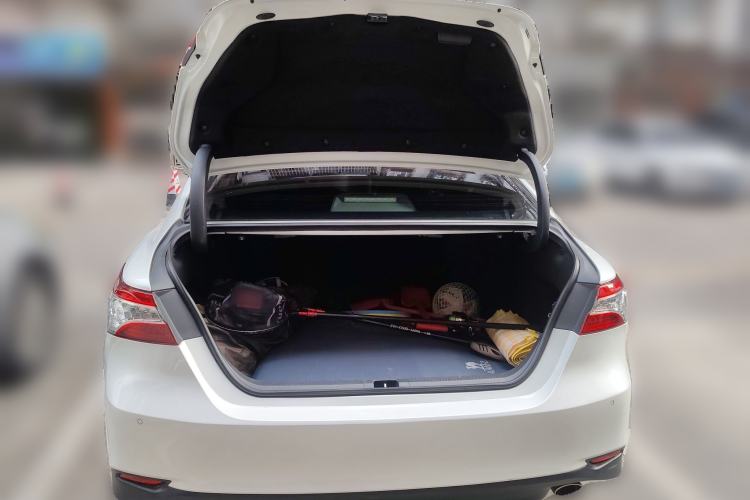 Used Toyota Camry 2018 2.0G Luxury Edition
