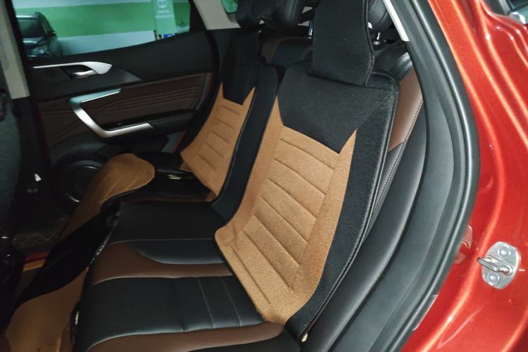 Used Wey VV5 2021 1.5T Two-Wheel Drive Color Pioneer Left Rear Seat