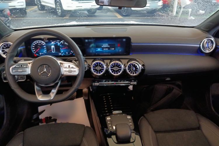 Used Mercedes-Benz A-Class 2022 Revised Version A 200 L Sport Sedan Fashionable Style Center Console