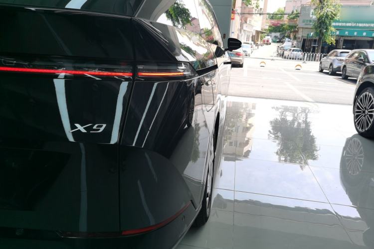 Used XPeng X9 2024 702 Ultra-Long Range Max