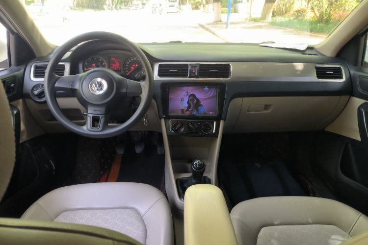 Used Volkswagen Santana 2015 1.6L Manual Comfort Edition Center Console