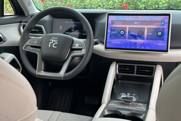 Used BYD Yuan UP 2024 401KM Leading Edition Interior 1