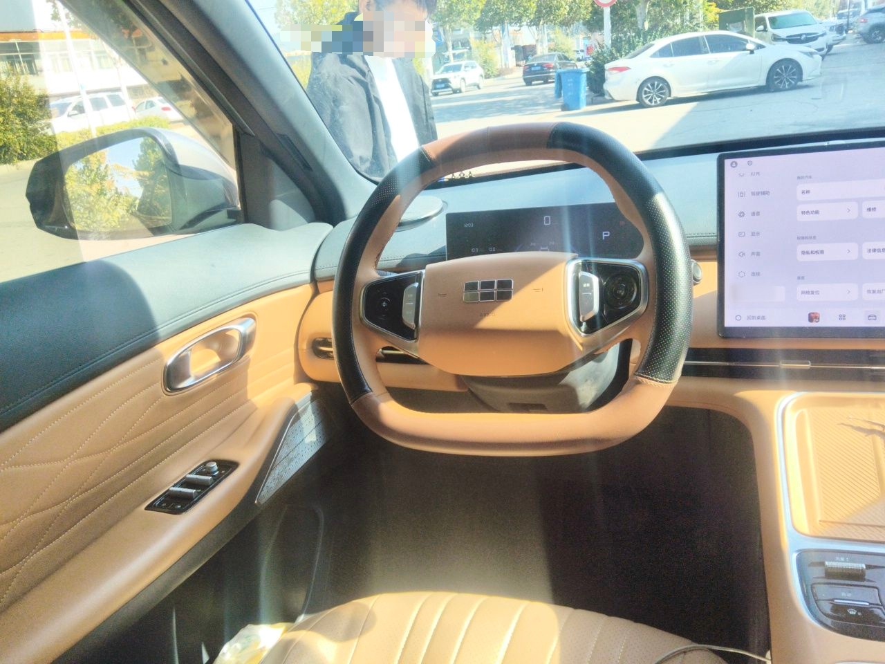 Geely Galaxy Xingjian 7 EM-i 2025 120km Launch+ Version — снимка 10